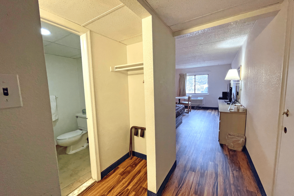 RNJGT-Bathroom-200