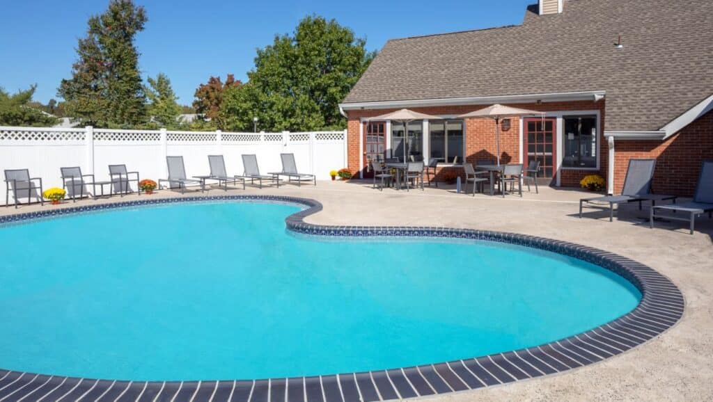 ri-phlch-pool-32974_Wide-Hor