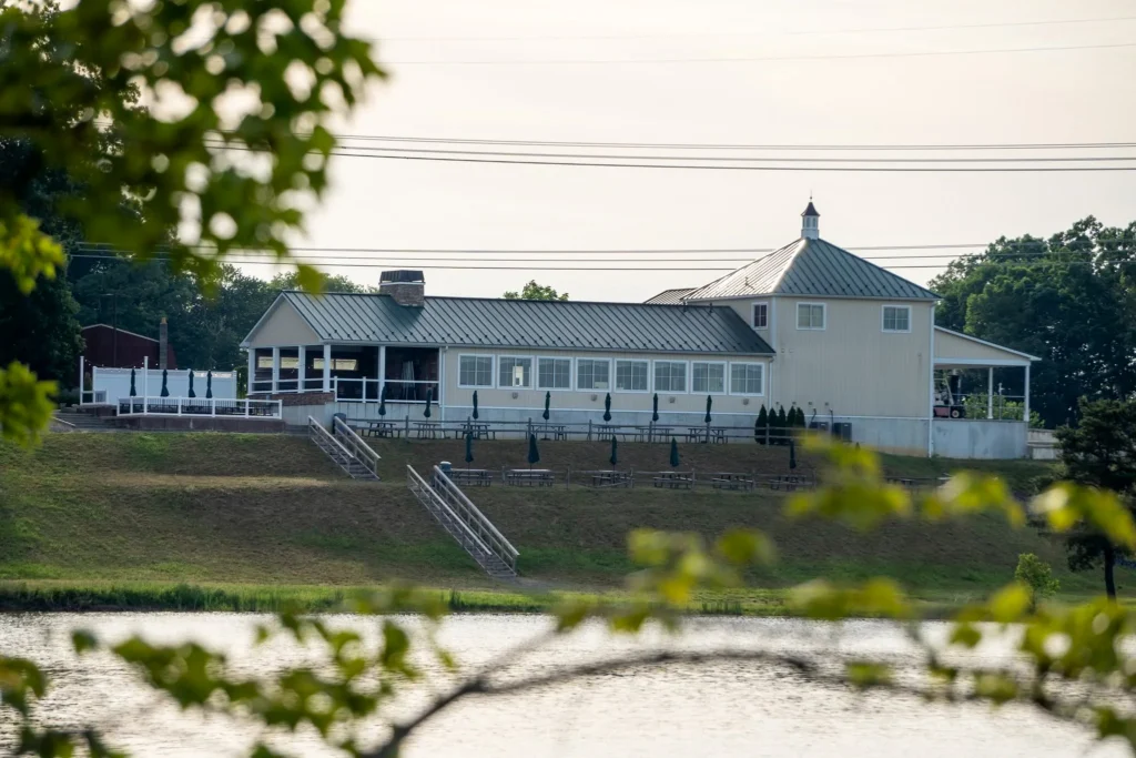 autumn_lake_winery_williamstown_featured